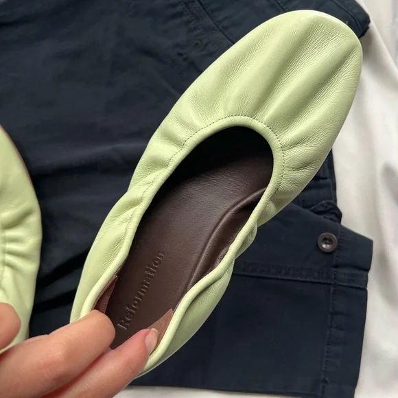 REFORMATION GREEN BUFFY RUCHED BELLET FLAT ✨🩰 - Picture 4 of 6